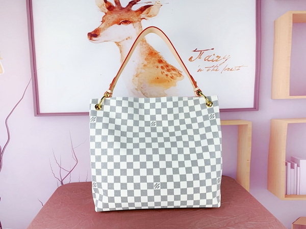 ルイヴィトンバッグ背面デザイン